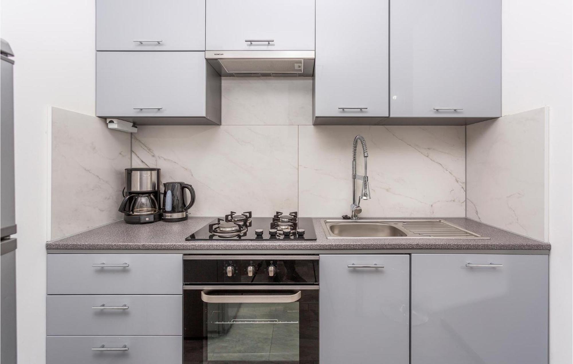 Beautiful Apartment In Malinska With Kitchen Exteriör bild