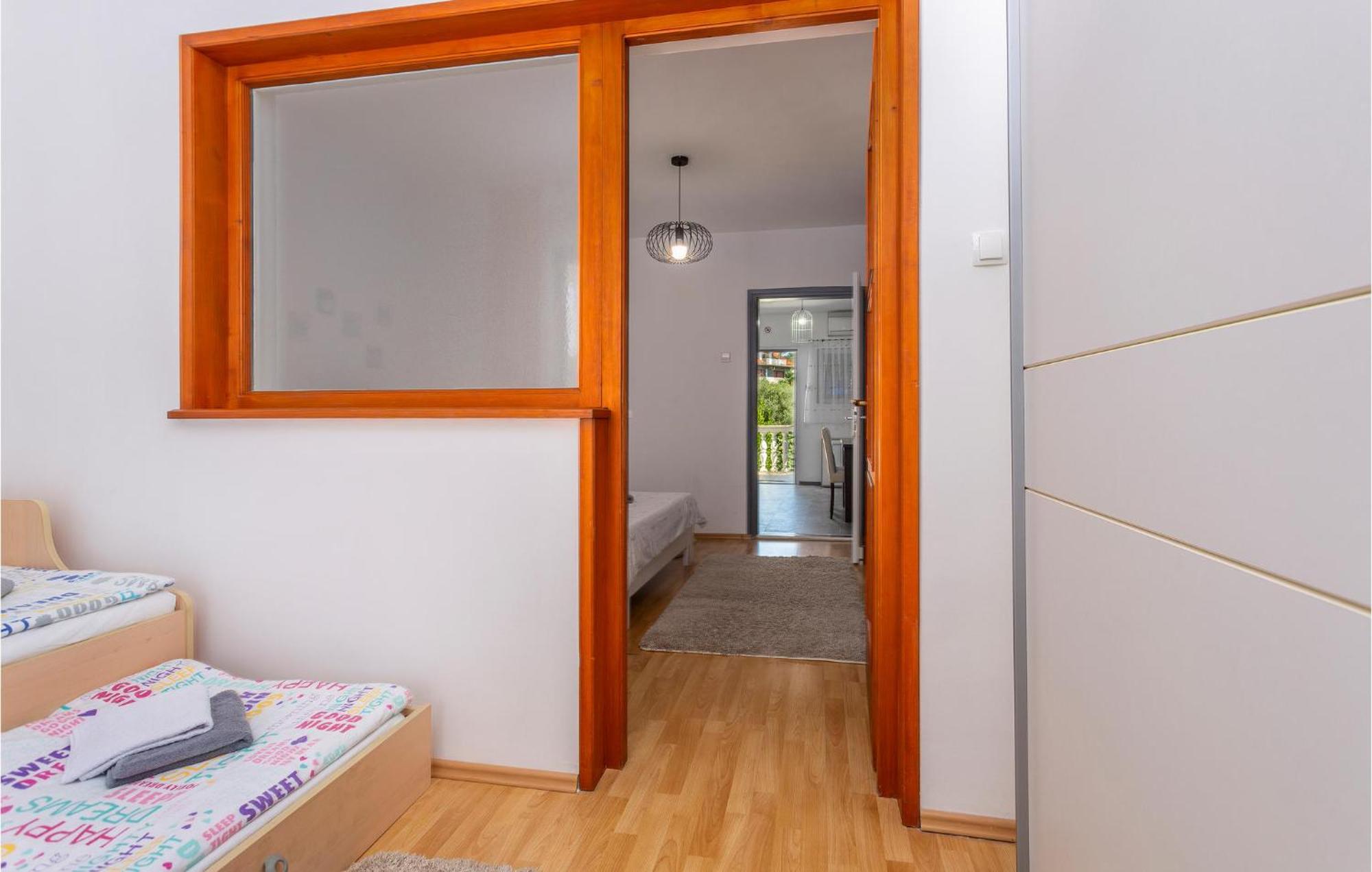 Beautiful Apartment In Malinska With Kitchen Exteriör bild